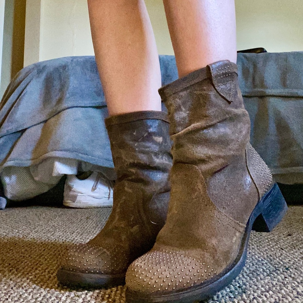 STEVE MADDEN BROWN BOOTS